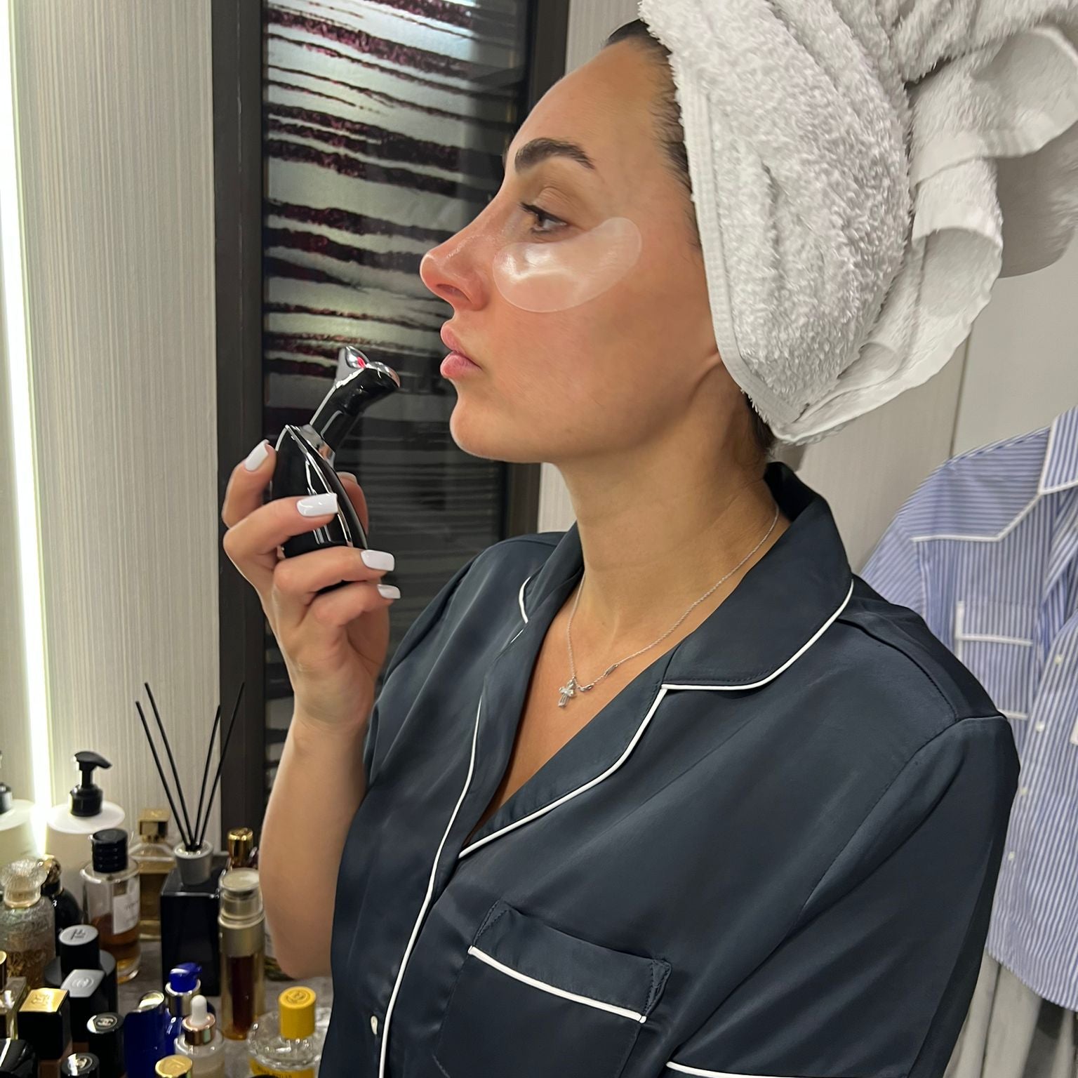 5-in-1 Face Sculpting Device with EMS, Sonic Vibration & RGB LED Light Therapy | Lersk