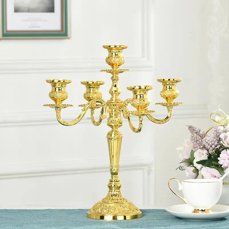 GildedNocturne Kerzenleuchter Eleganter Zeitloser Kerzenhalter für Klassische Wohnkultur und Kaminsimse | Lersk