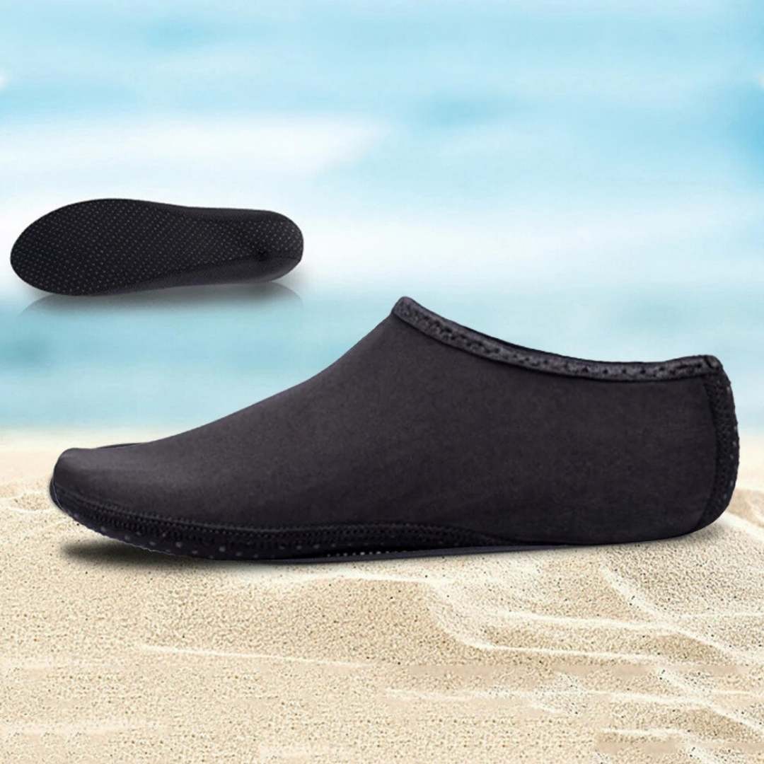 Scarpe da Nuoto Resistenti all'Acqua AquaGuard per Spiagge, Piscine e Sport Acquatici - Protezione Leggera e Antiscivolo per i Piedi | Lersk