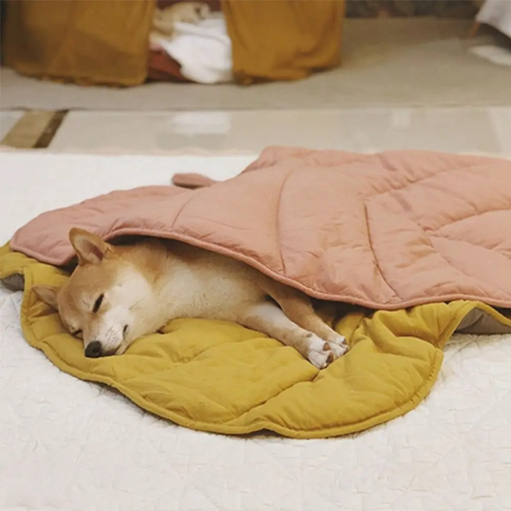 Breathable Cooling Dog Mat Keeps Pets Cool Leaf Shaped Washable | Lersk
