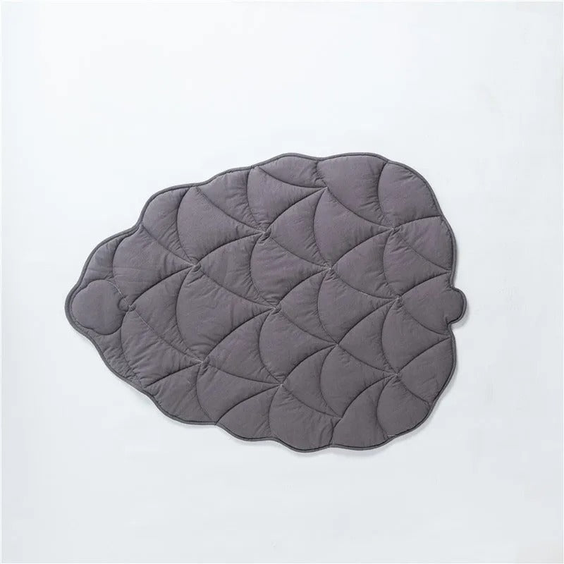 Breathable Cooling Dog Mat Keeps Pets Cool Leaf Shaped Washable | Lersk