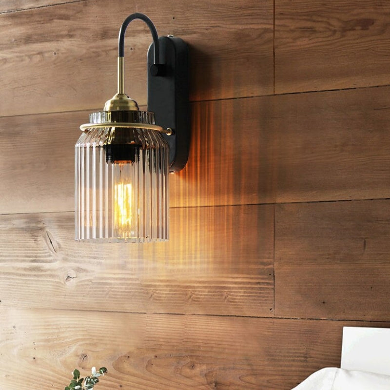 Wandleuchte im Vintage-Stil mit geriffeltem Glasschirm | Lersk