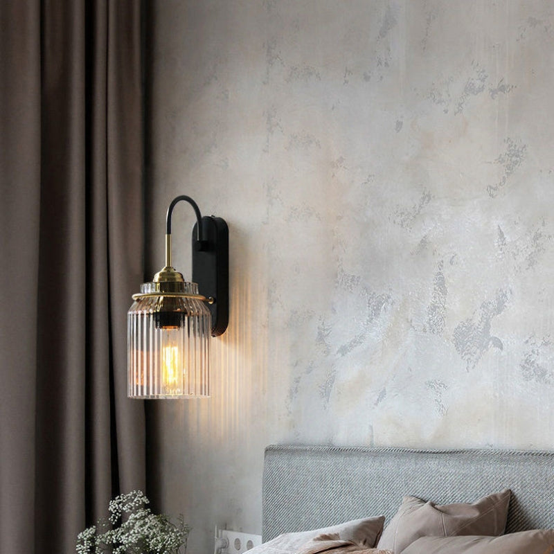 Wandleuchte im Vintage-Stil mit geriffeltem Glasschirm | Lersk