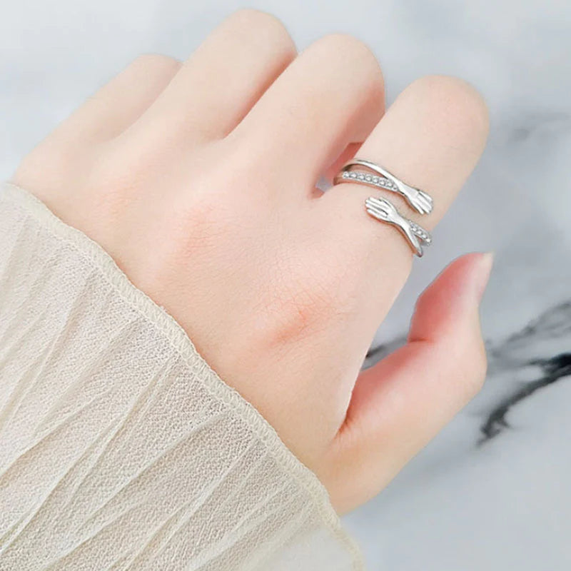Hug Ring – Bestes Geschenk für geliebte Menschen, ein einfaches und dennoch elegantes Accessoire, das Bindung und Dankbarkeit feiert | Lersk