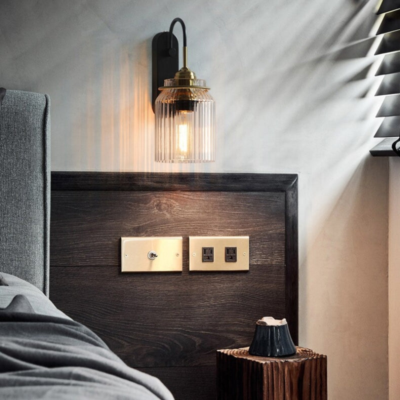 Wandleuchte im Vintage-Stil mit geriffeltem Glasschirm | Lersk