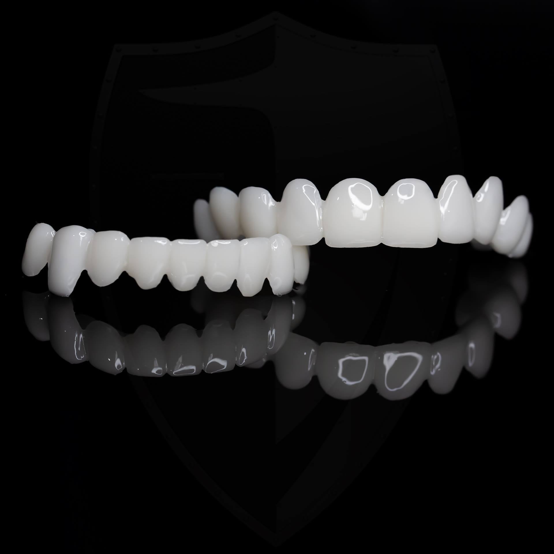 Smile Lens verstellbare weiße Zahnprothese zur direkten Korrektur des Lächelns von Smile Lens Smile Lens | Lersk