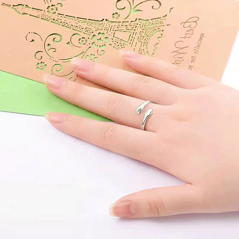 Hug Ring – Bestes Geschenk für geliebte Menschen, ein einfaches und dennoch elegantes Accessoire, das Bindung und Dankbarkeit feiert | Lersk