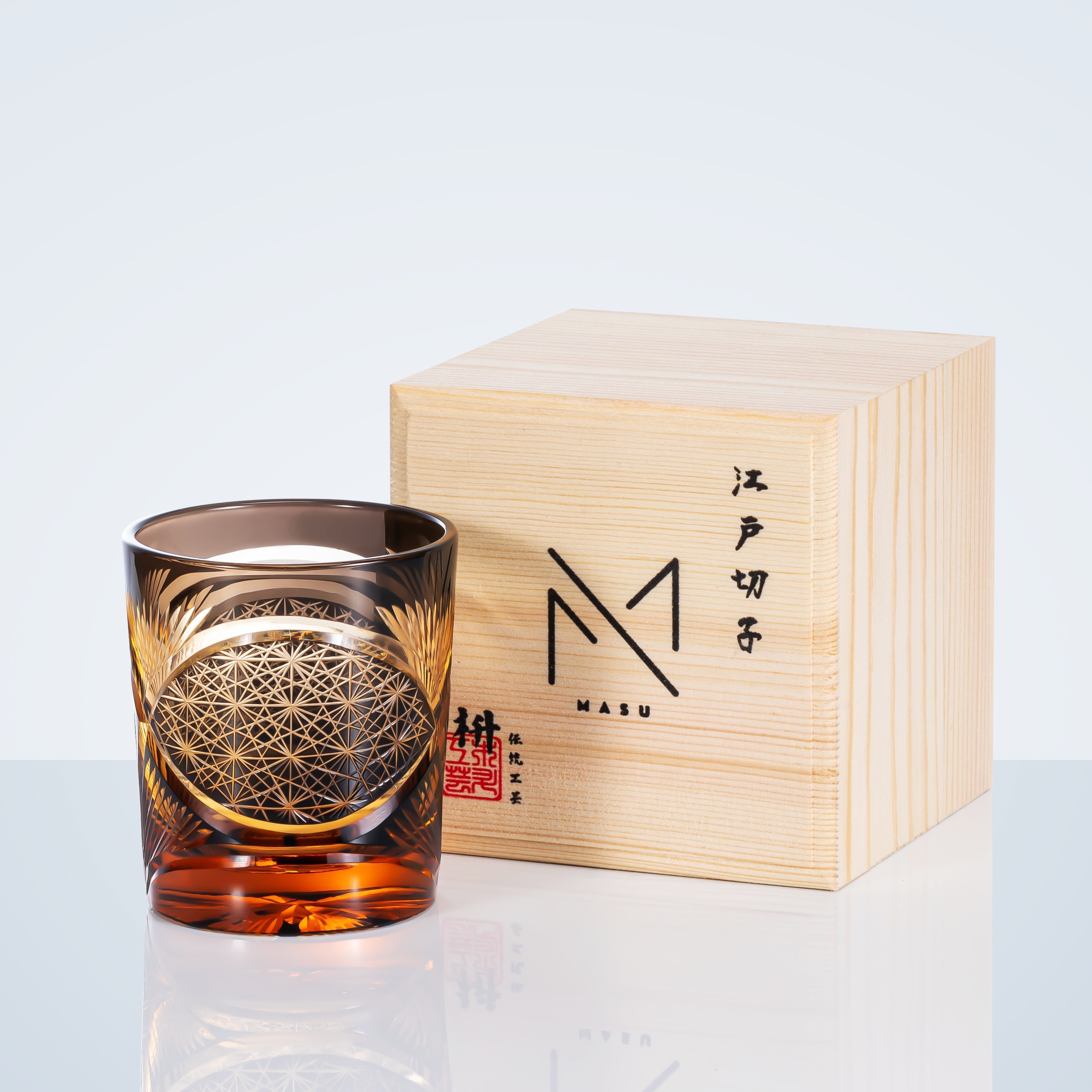 MiyuCraft | Ręcznie wykonana szklanka do whisky z piórem żurawia w drewnianym pudełku | Lersk