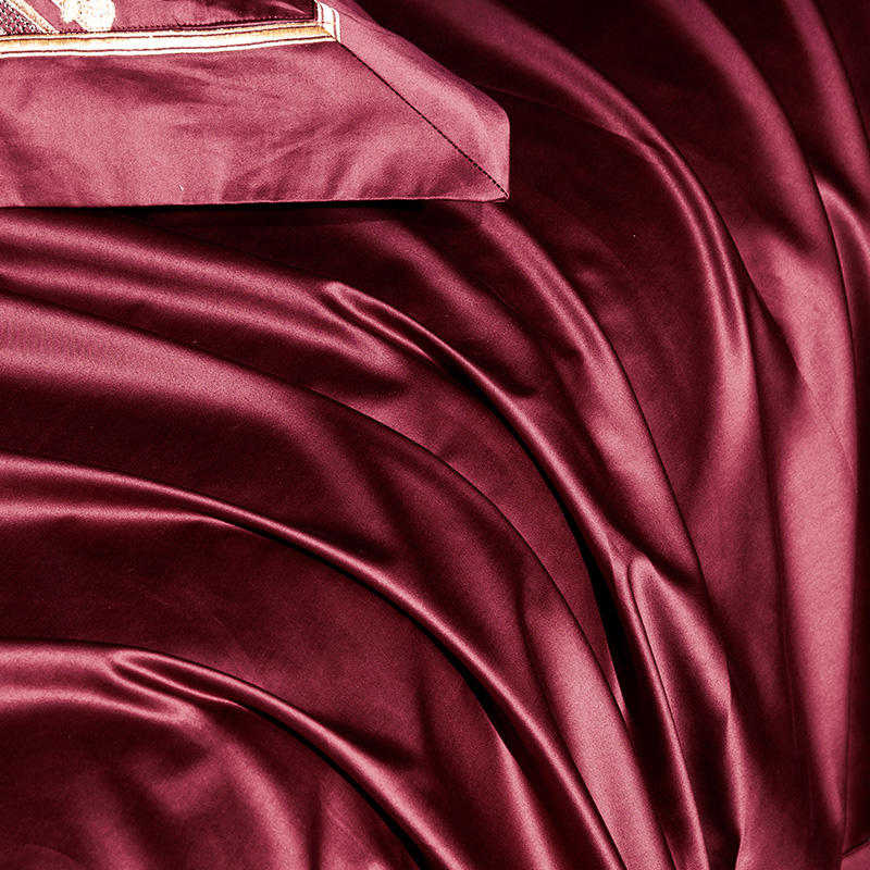 Novara | Burgundy Egyptian Cotton Embroidered Bedding Set | Lersk