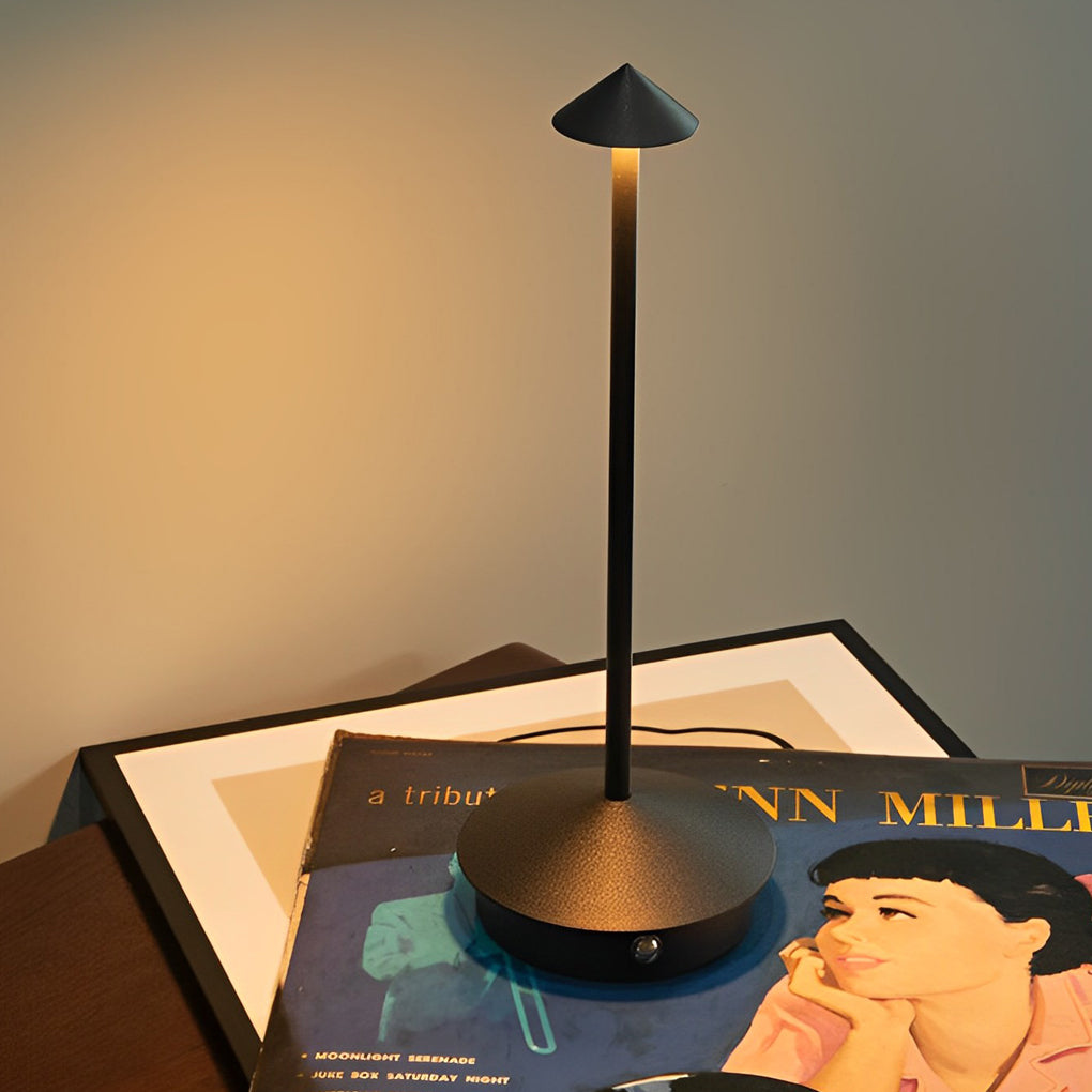 Pina Pro Stilvolle dimmbare USB-Tischlampe | Lersk