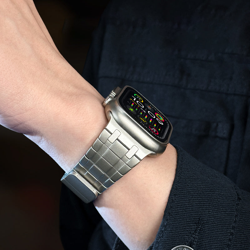 Alera | Cinturino magnetico in acciaio inox satinato per Apple Watch | Lersk