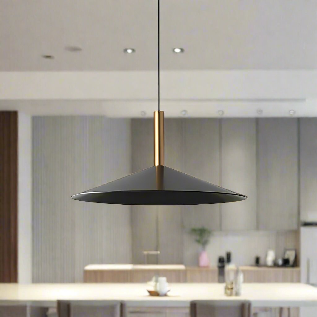Lampada a sospensione Quanta Cone con luce soffusa per spazi moderni | Lersk