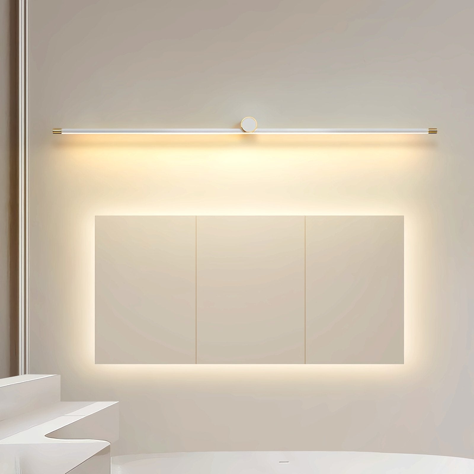 Espejo de baño con lámpara de pared y cómoda con columna romana | Lersk