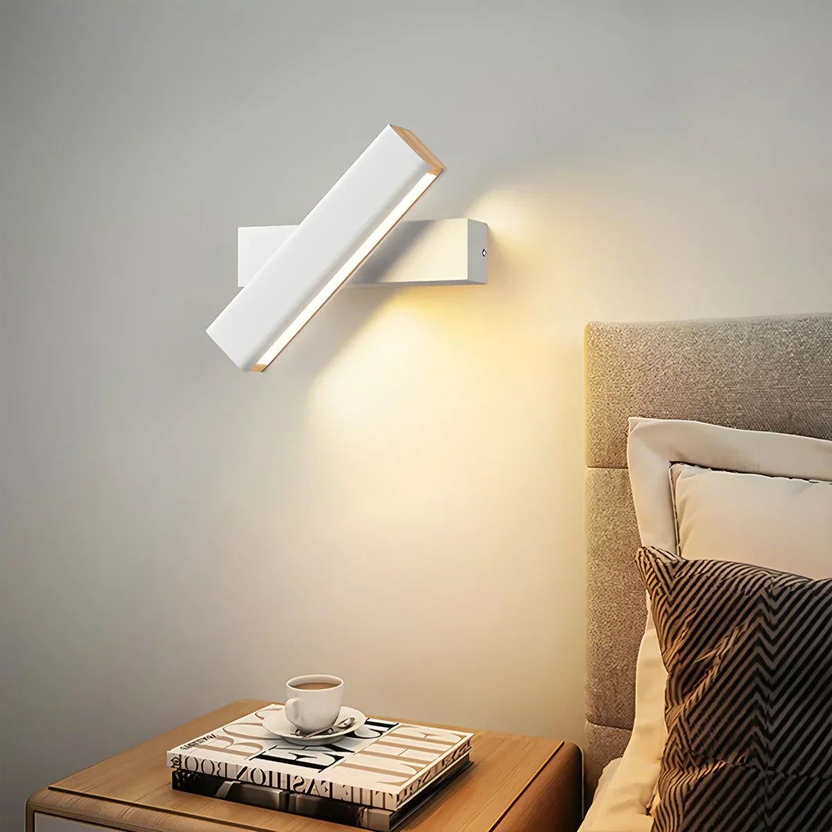Nastavitelná nástěnná lampa s tyčí do ložnice | Lersk