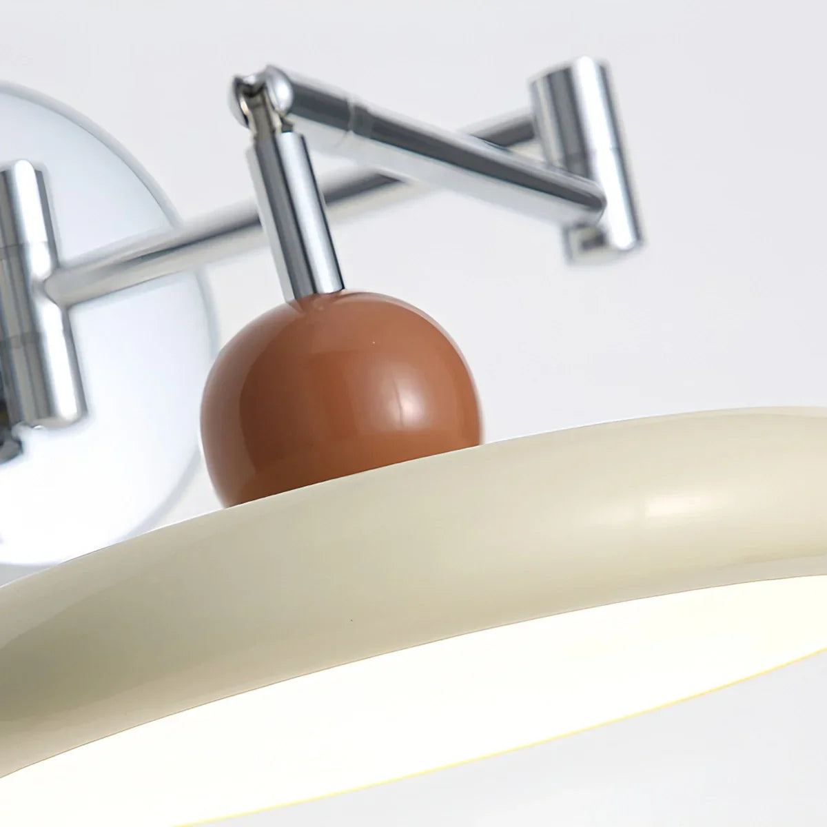 Lámpara de pared con brazo ajustable y enchufe Lola | Lersk