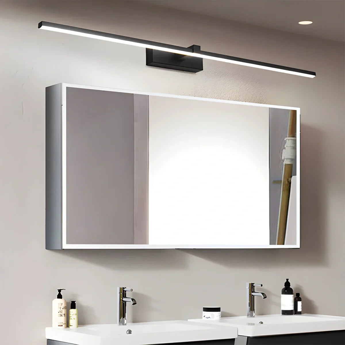 Aplique de pared lineal para baño con espejo | Lersk