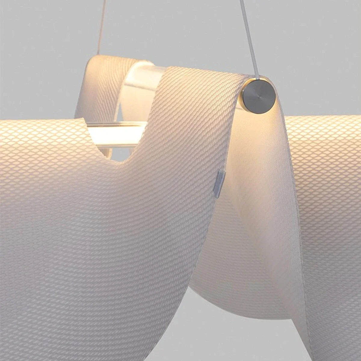 מנורת תלייה לחדר אוכל מבד דרייפ של Moooi | Lersk