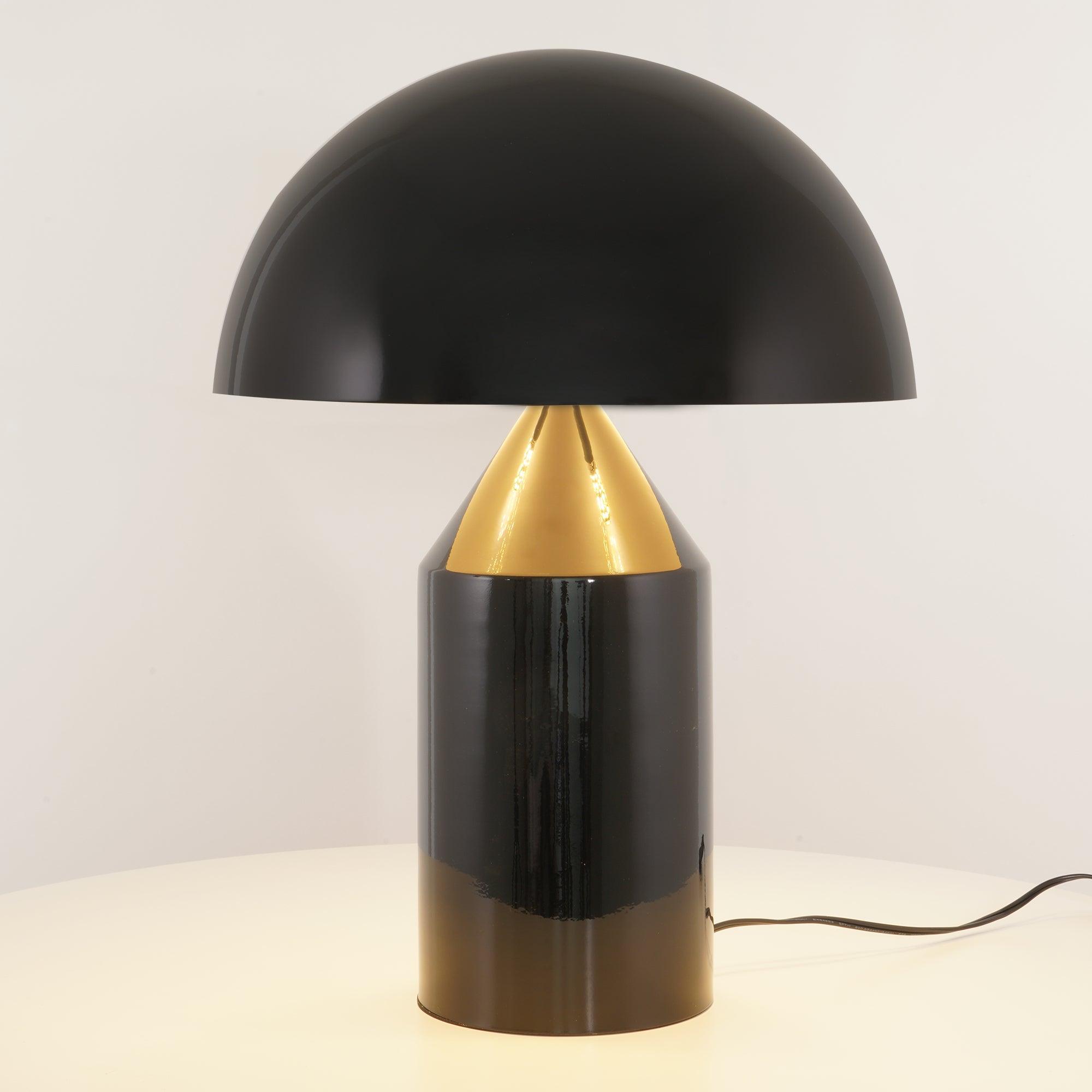 Atollo metal bordlampe ikonisk geometrisk design til moderne hjem | Lersk