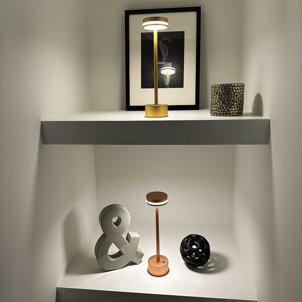 LumaNova Gold LED stolní lampa do obývacího pokoje a ložnice s měkkým teplým světlem | Lersk
