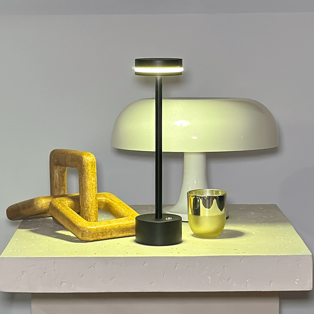 LumaNova Gold LED stolní lampa do obývacího pokoje a ložnice s měkkým teplým světlem | Lersk