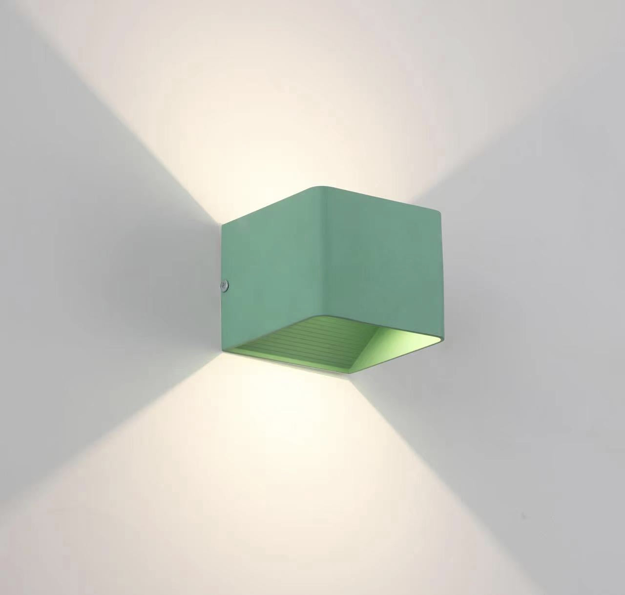 Lampada da parete quadrata moderna Orr per camera da letto Illuminazione elegante | Lersk
