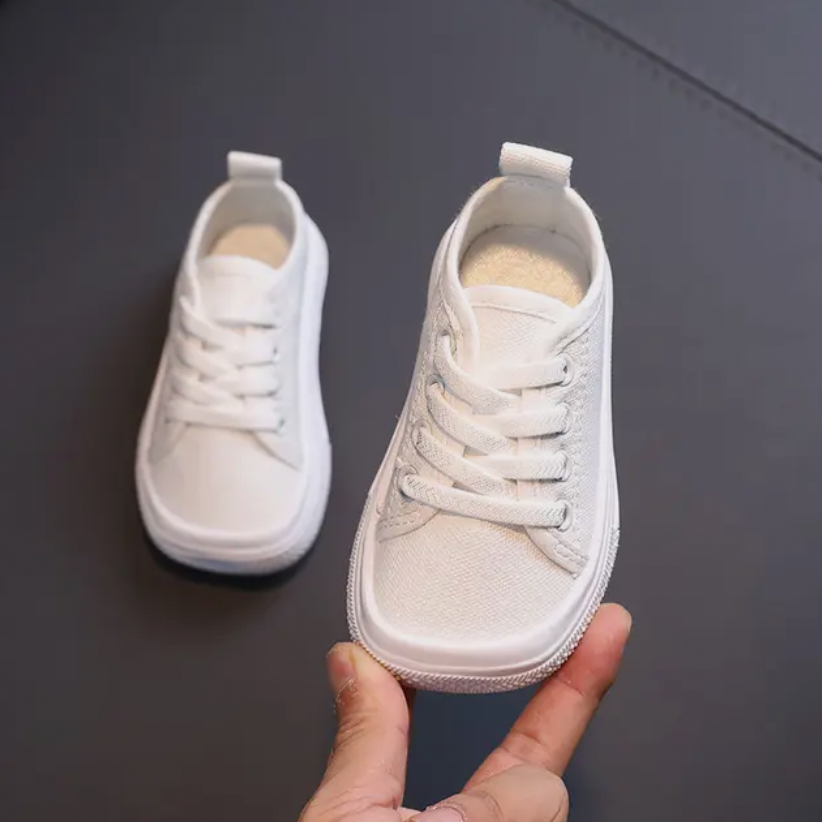 Ergonomické barefoot tenisky pro děti FlexiSteps – řada lehké obuvi pro rostoucí nohy | Lersk
