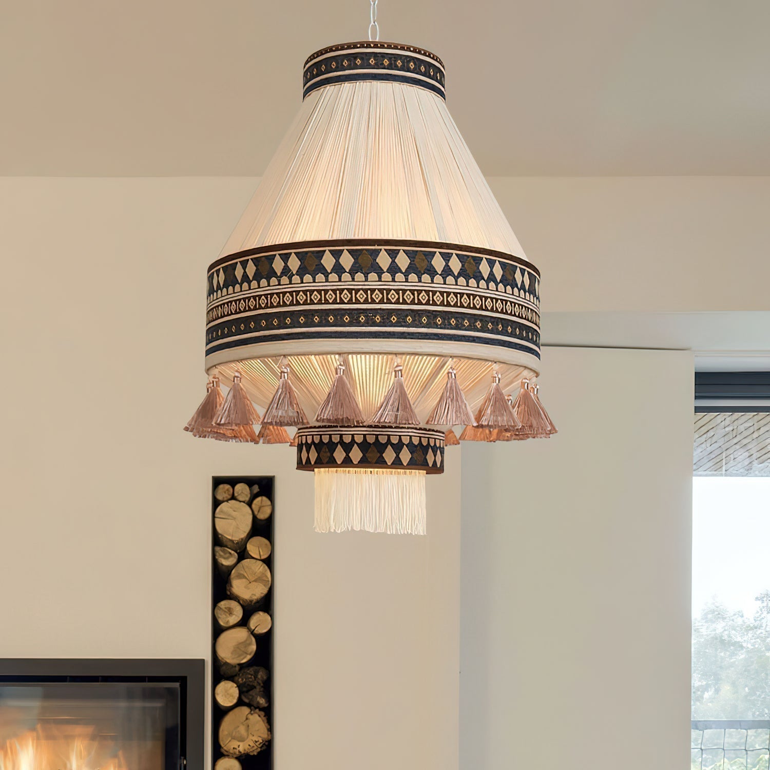 Závěsná lampa Astraea Boho s třásněmi a geometrickým vzorem | Lersk