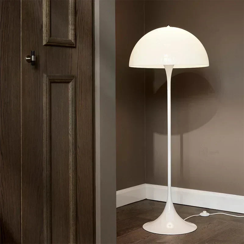 Aurelo LED stojací lampa s houbovým tvarem v severském stylu pro ambientní osvětlení ložnice | Lersk
