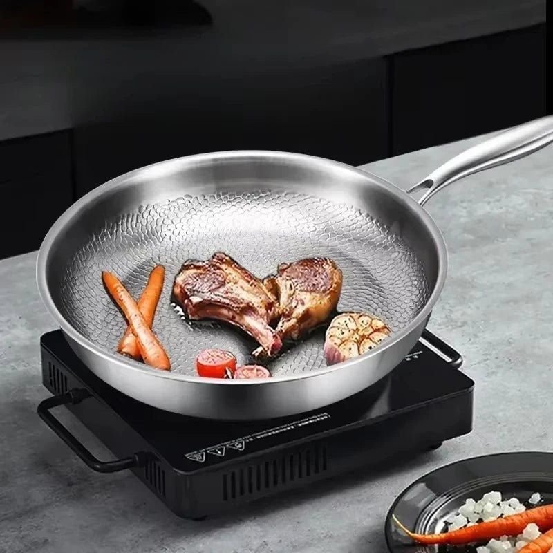 Titanium hamret non-stick stekepanne for induksjonstopp og hverdagsmatlaging | Lersk