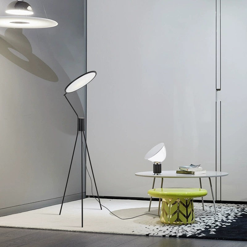 LED-Stativ-Stehlampe für moderne Ambientebeleuchtung im Zuhause | Lersk