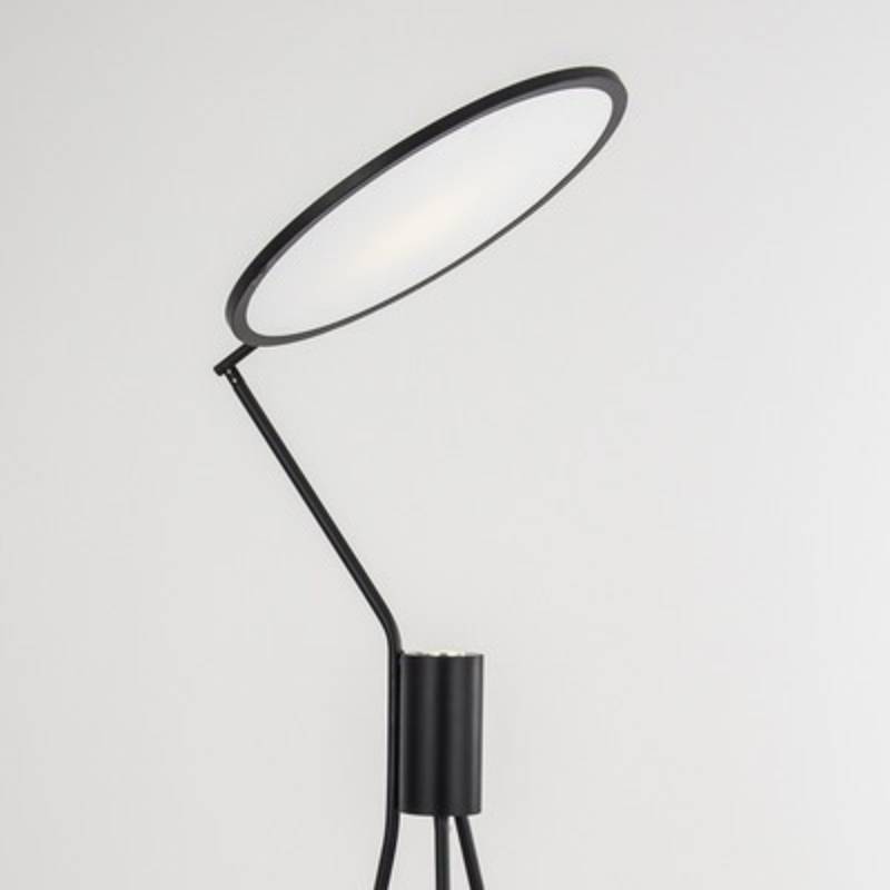 LED-Stativ-Stehlampe für moderne Ambientebeleuchtung im Zuhause | Lersk