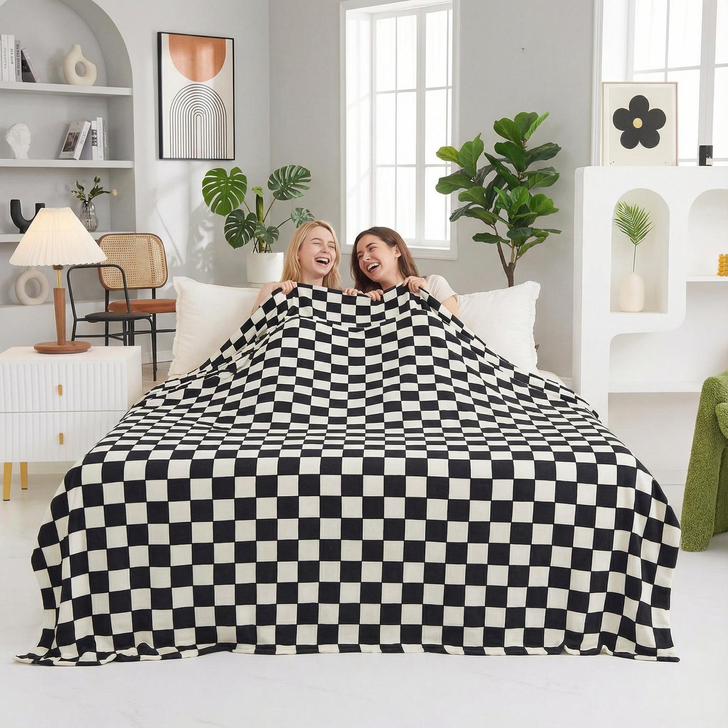 Karo-Flanell-Decke mit Schwarz-Weiß-Muster | Lersk