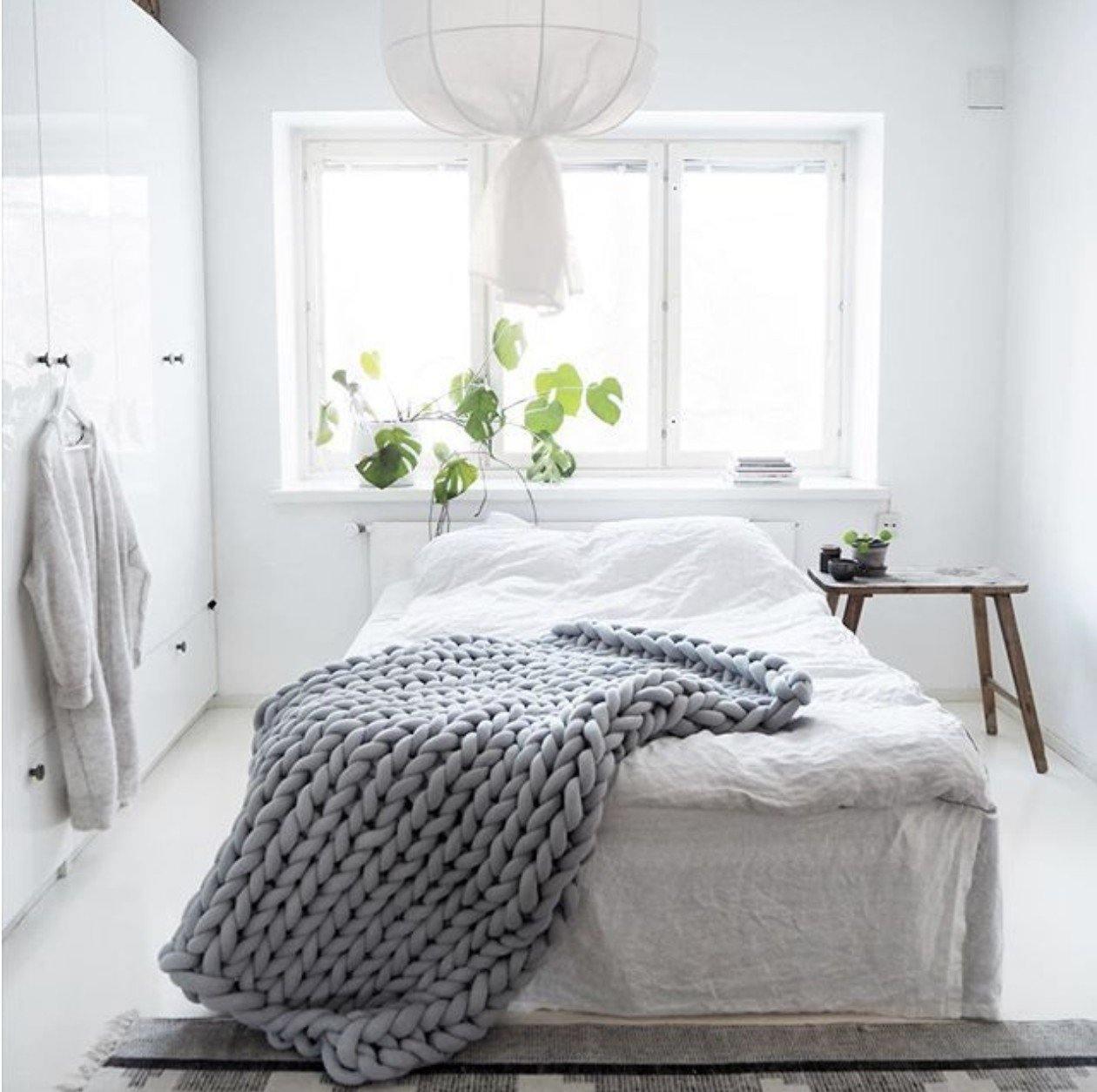 Velora Chunky Knit Throw Blanket Extra Fine Wool Blend | Lersk