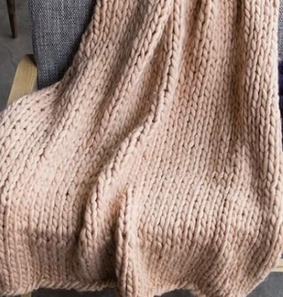 Velora Chunky Knit Throw Blanket Extra Fine Wool Blend | Lersk