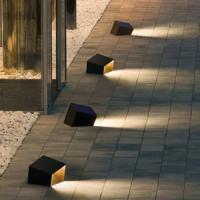 VerdantGlow Solar Garden Lamp - Compact Outdoor Light | Lersk
