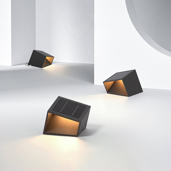 VerdantGlow Solar Garden Lamp - Compact Outdoor Light | Lersk