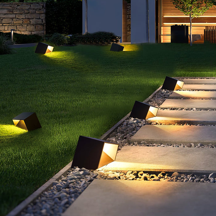 VerdantGlow Solar Garden Lamp - Compact Outdoor Light | Lersk