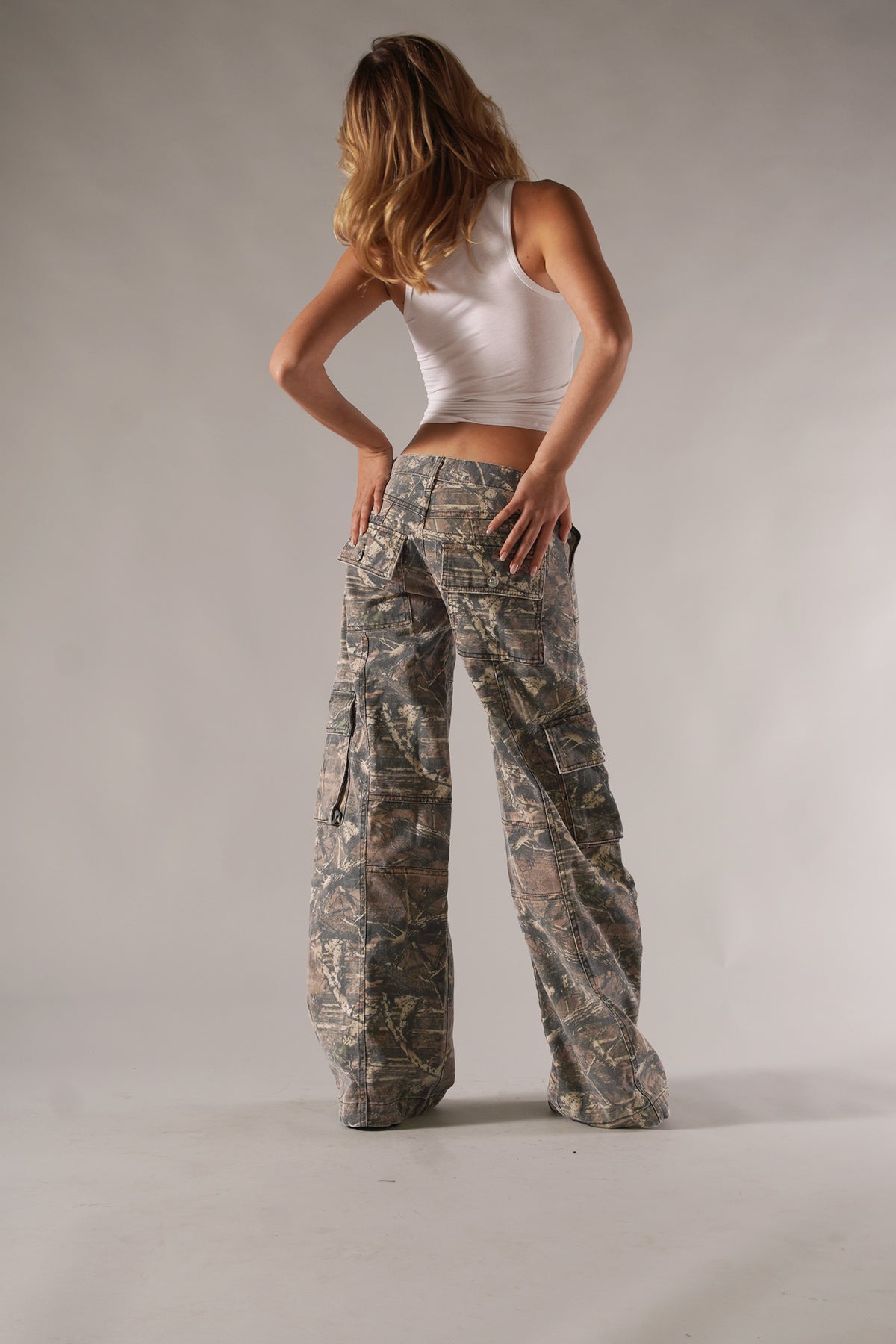 TerraRove Trailblaze Unisex Camo Cargo Bukser til Udendørsbrug | Lersk