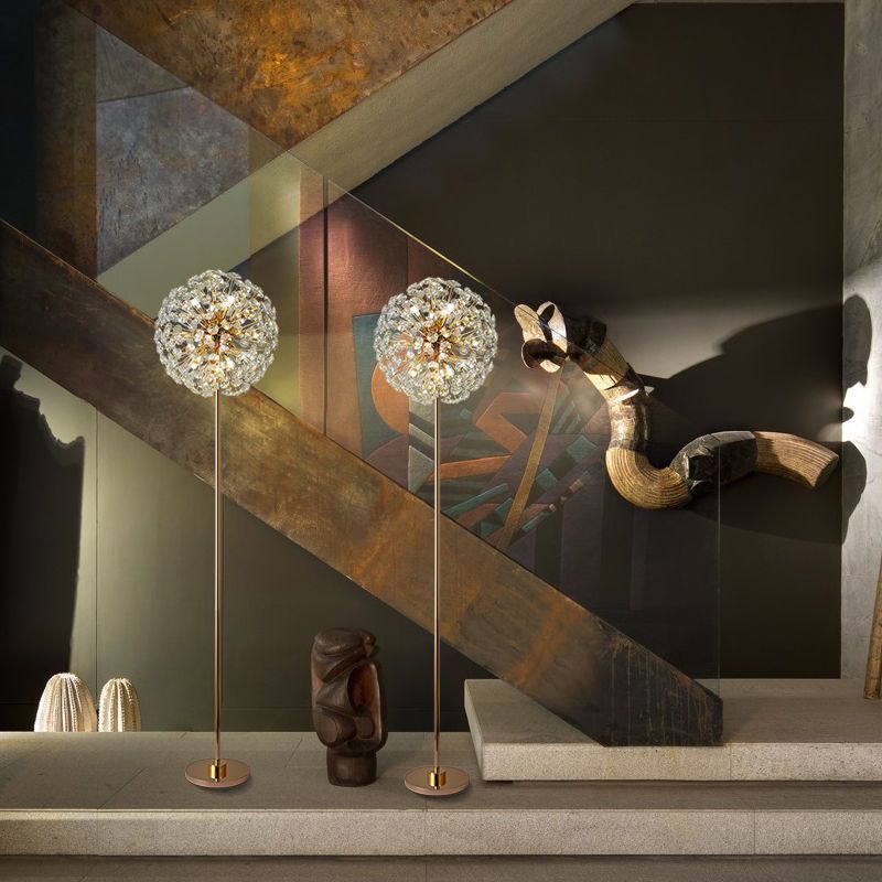 Stojací lampa Meadow Bloom Crystal s luxusním zlatým povrchem | Lersk