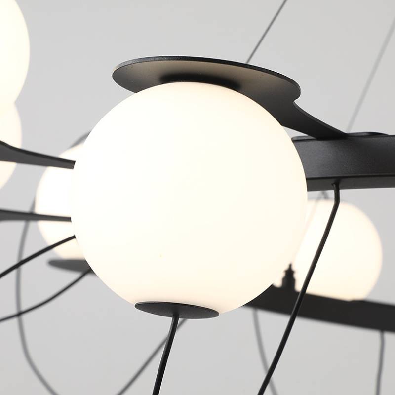 Moderne ringkrone LED loftslampe med globeskærme | Lersk