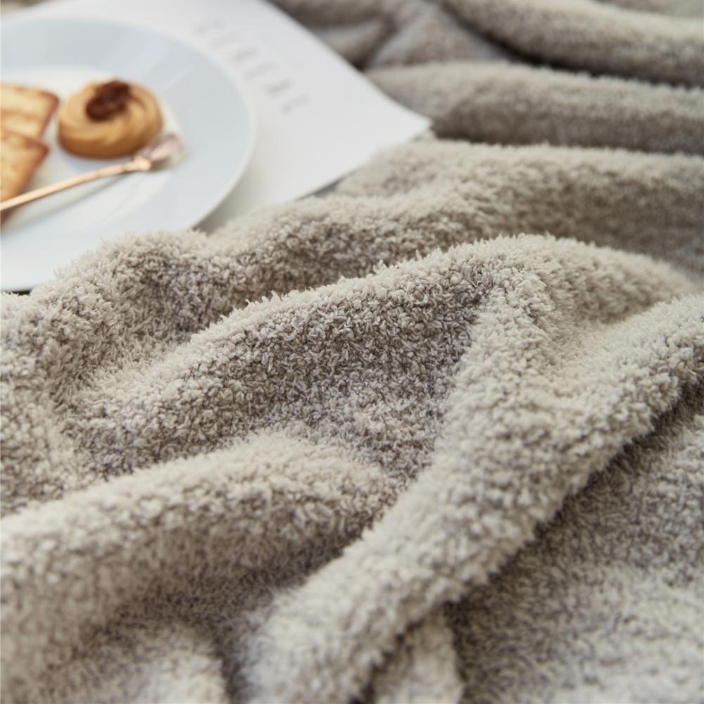 LumaNest UltraSoft Mikrofiber Tæppe i 5 Farver Anti Nuppe | Lersk