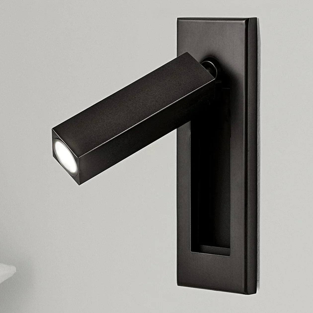 Recessed Bedside Wall Sconce | Lersk