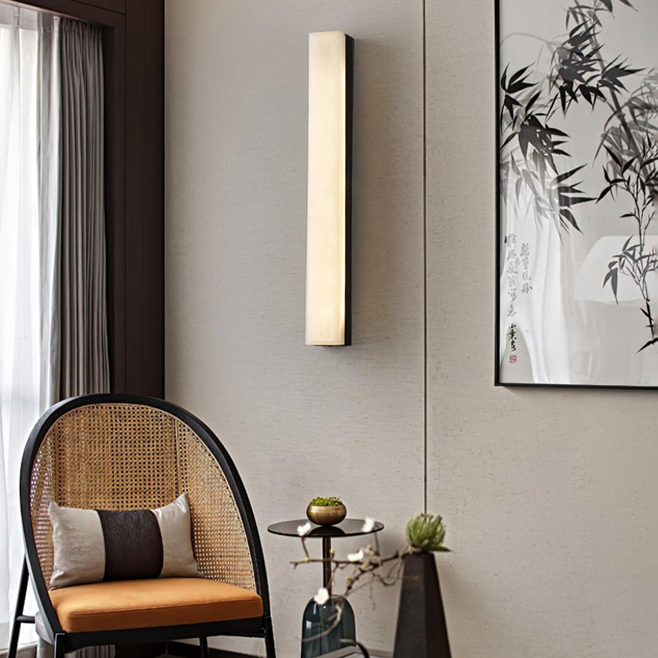 Lyra Brass Alabaster Wall Lamp Modern Vertical for Bedroom | Lersk