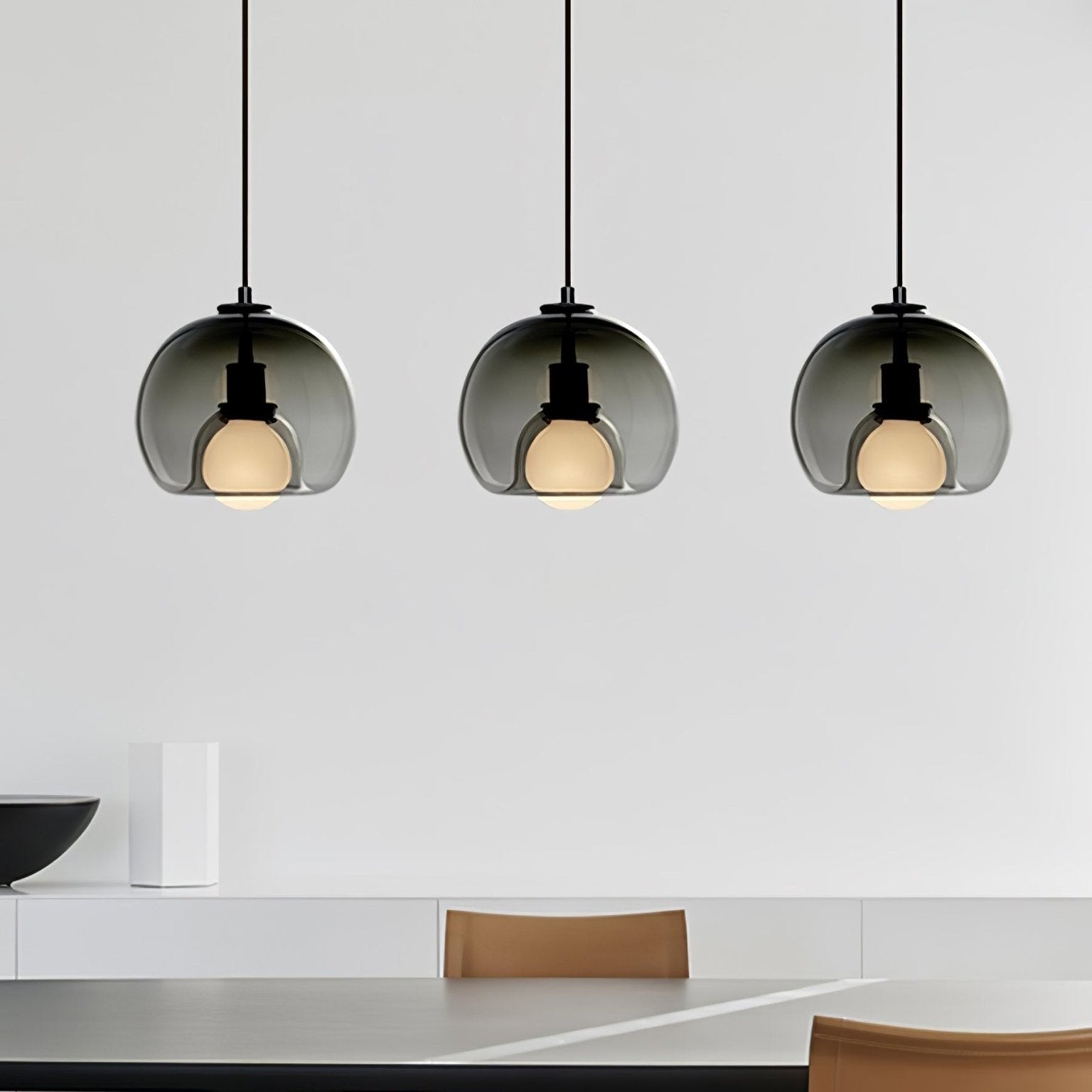 Lumeza | Minimalistická závěsná lampa ze skla a kovu pro domácnosti | Lersk