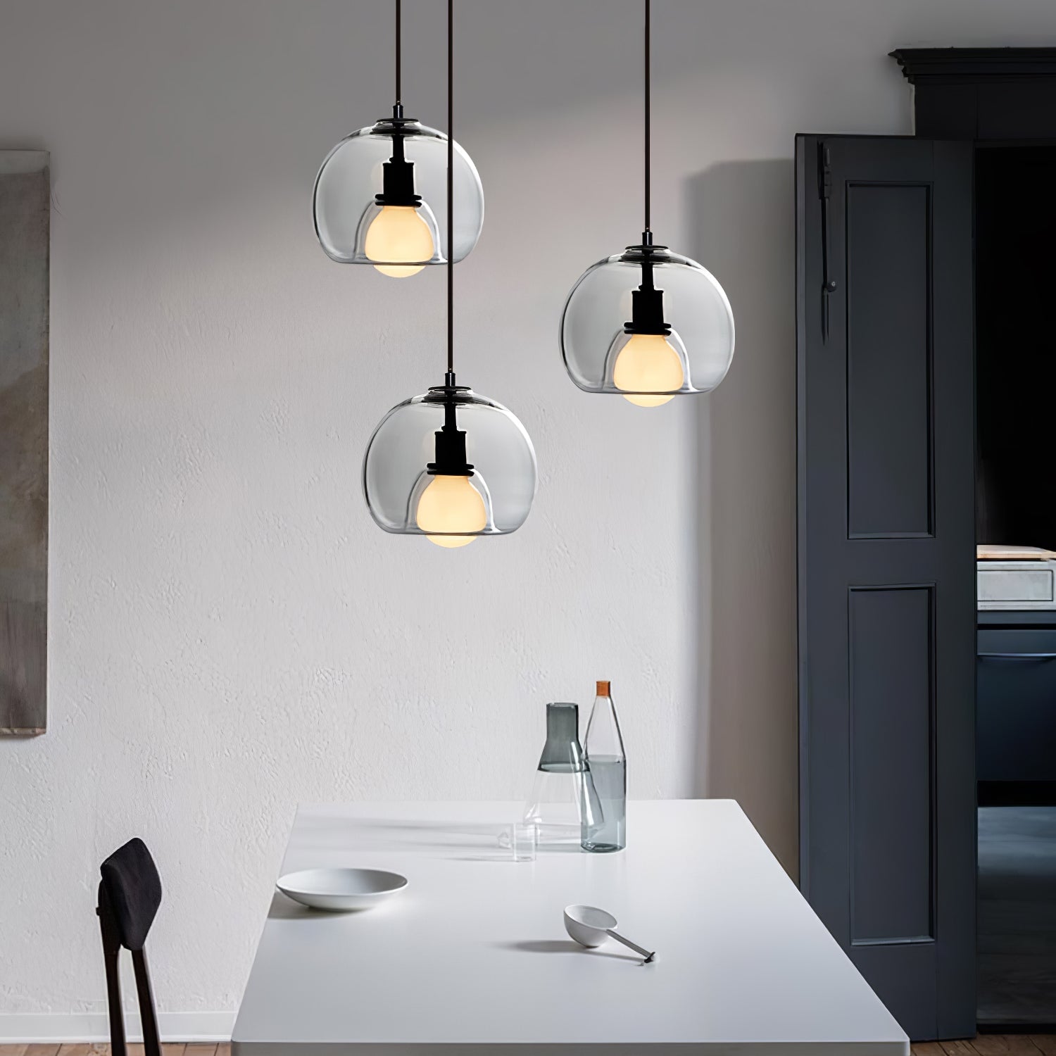 Lumeza | Minimalistická závěsná lampa ze skla a kovu pro domácnosti | Lersk