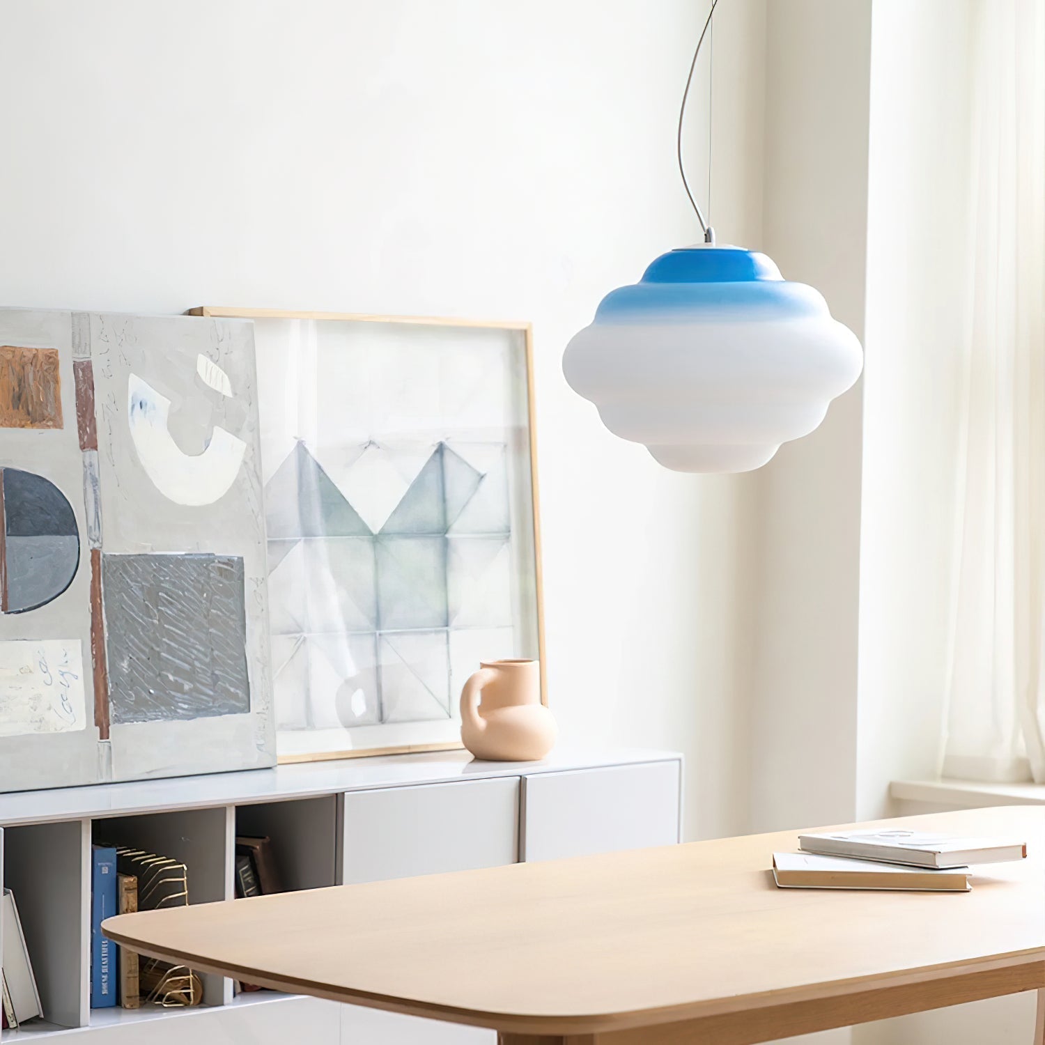 Závěsná lampa AuroraHue Gradient s matným sklem pro atmosféru | Lersk