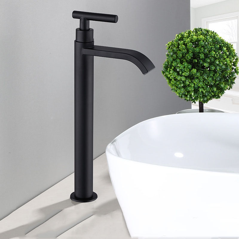Raccords d'eau froide noir mat pour lavabo Contrôle facile du débit pour particuliers | Lersk