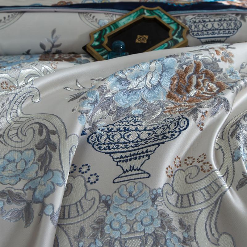 Parure de housse de couette en satin de soie Aurelia en coton argent et or | Lersk
