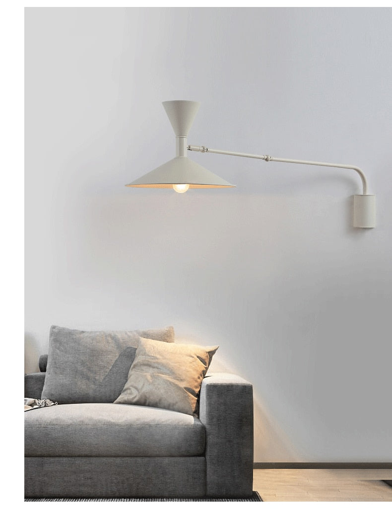 Lampada da parete NovaSwing con braccio oscillante e spina per decorazione camera da letto | Lersk