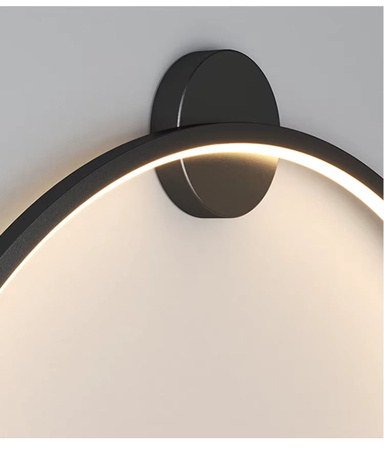 Solformet rund væglampe elegant moderne minimalistisk belysning til stuer | Lersk